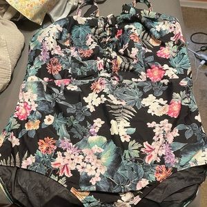 Torrid size 3 one piece like new.